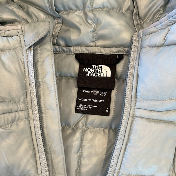 New! The North Face Thermoball Eco Quilted Hooded Parka~Large ~Silver Blue - Picture 11 of 16